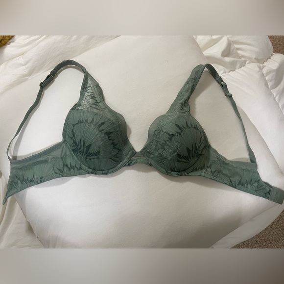 ThirdLove Other - ThirdLove Petal Lace Plunge bra 32B like new!